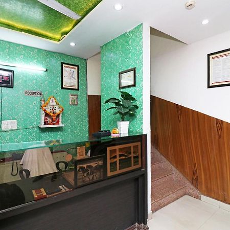 Oyo 24958 Hotel Dayal Belanganj Esterno foto