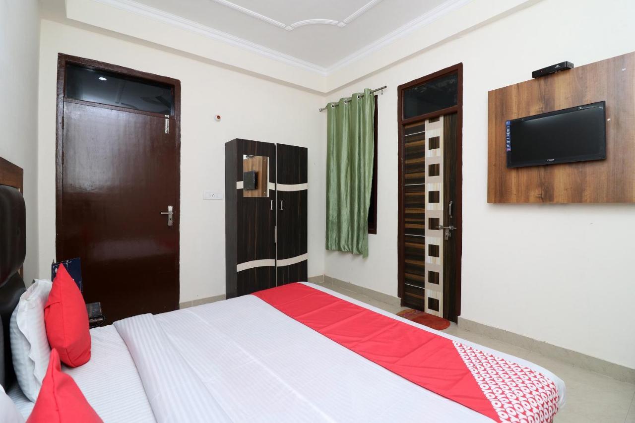 Oyo 24958 Hotel Dayal Belanganj Esterno foto