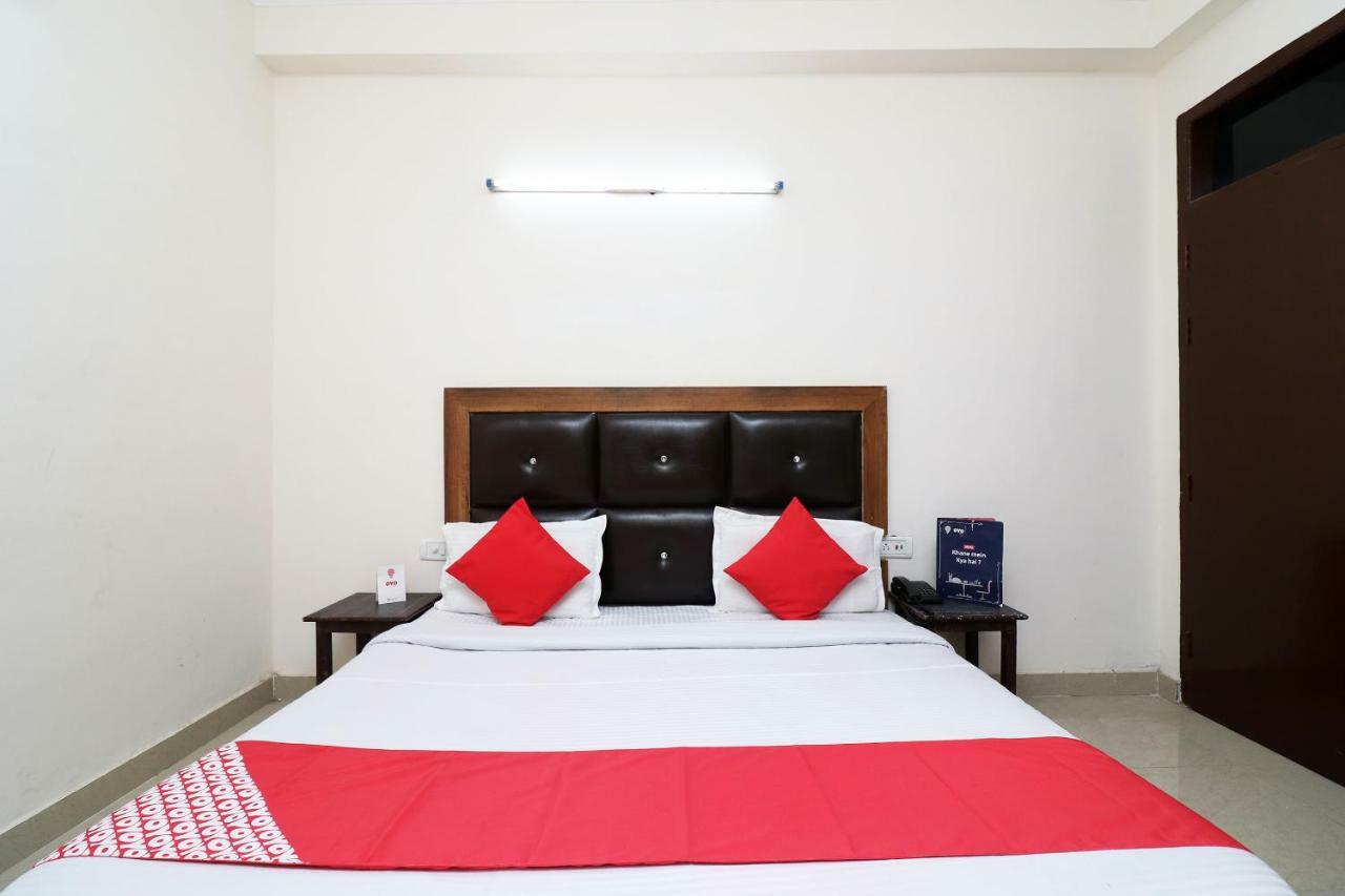 Oyo 24958 Hotel Dayal Belanganj Esterno foto