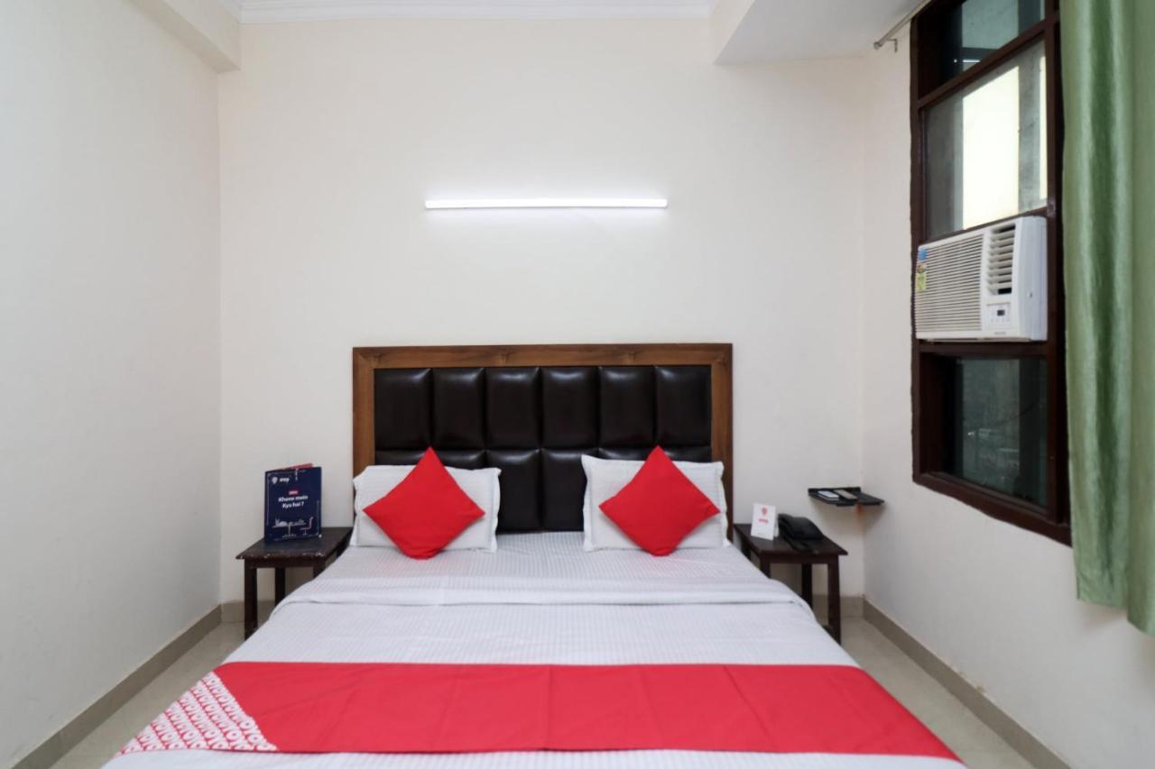 Oyo 24958 Hotel Dayal Belanganj Esterno foto